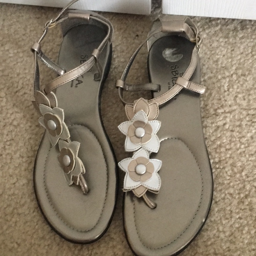 Sbicca Silver Metallic Strappy Sandals